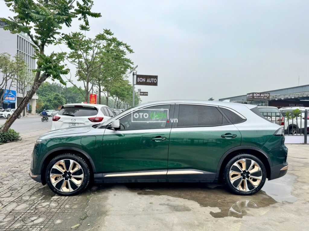 
													VinFast VF8 Plus Hoả Long 2024 cũ – 11000 km full														