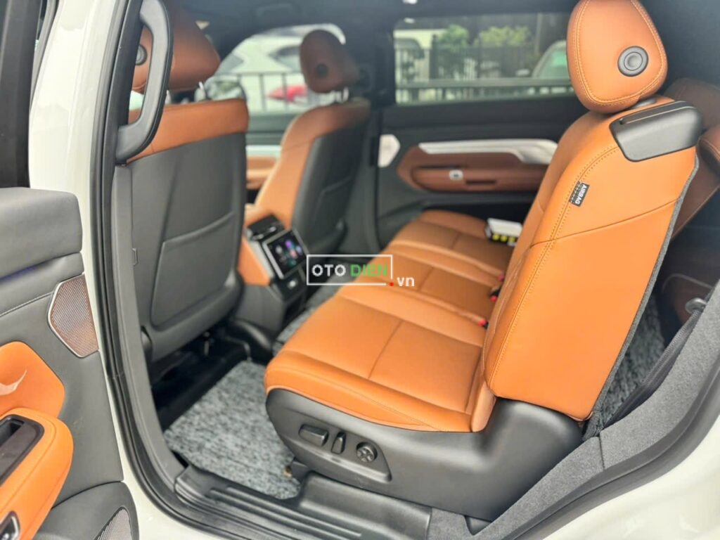 
													VinFast VF9 Plus 2025 lướt – 54 km full														