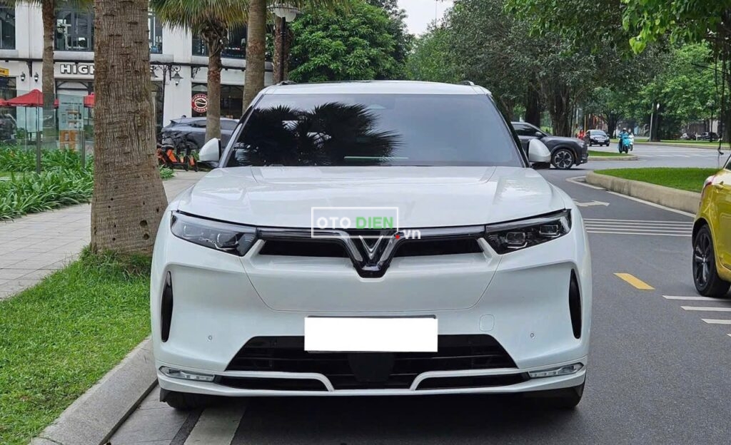 
												VF9 Plus 2023 Trắng/nâu da bò – 6 ghế full												