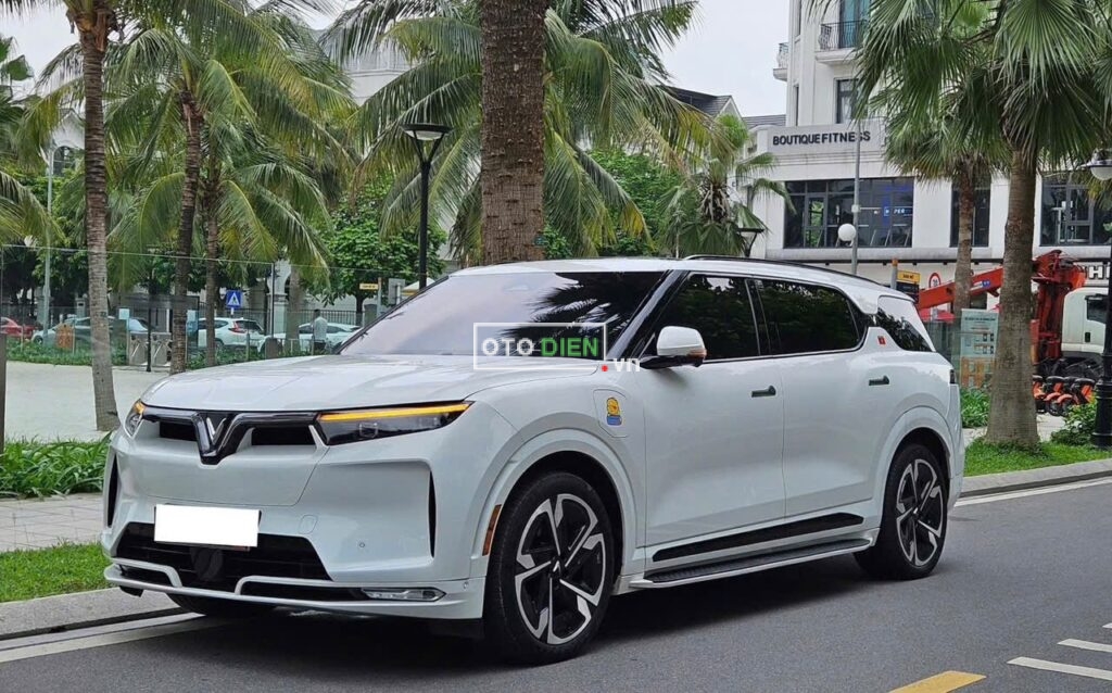 
													VF9 Plus 2023 Trắng/nâu da bò – 6 ghế full														