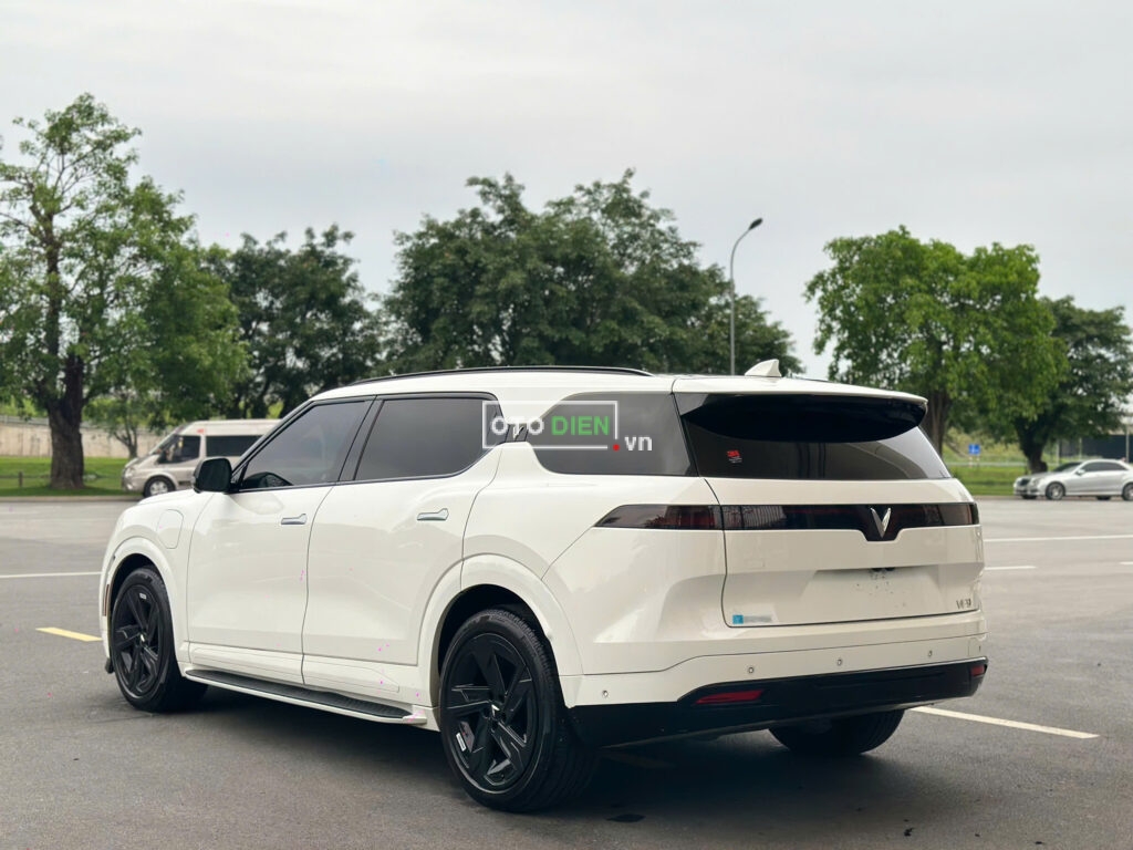 
													VinFast VF9 Plus 2023 thuê pin cũ – 30000 km full														