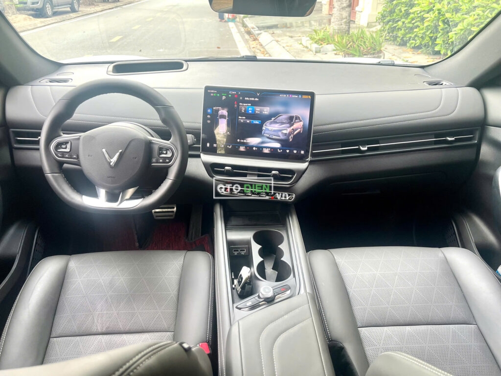 
													VinFast VF7 Plus 2024 thuê pin lướt – 8000 km full														
