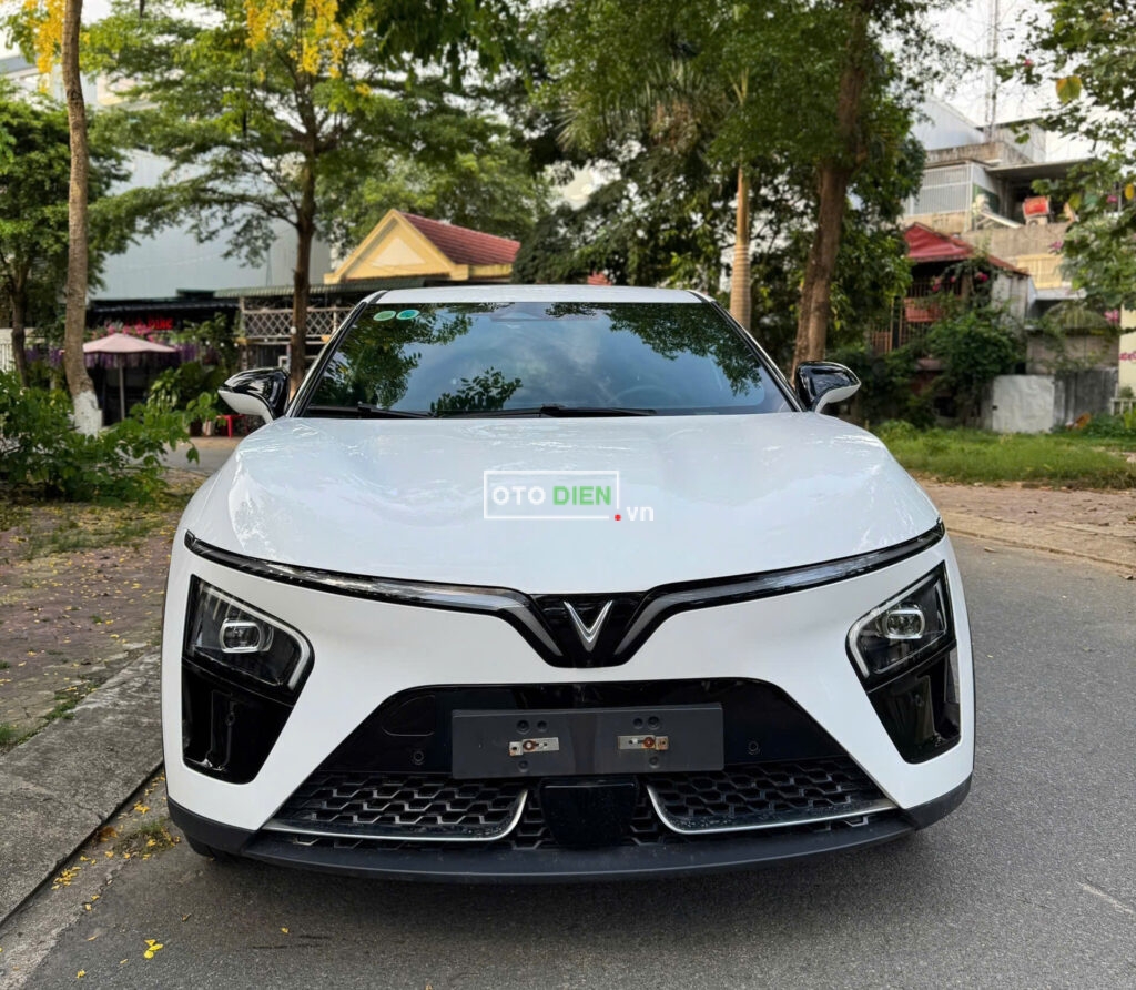 
												VinFast VF7 Plus 2024 cũ – 12000 km full												