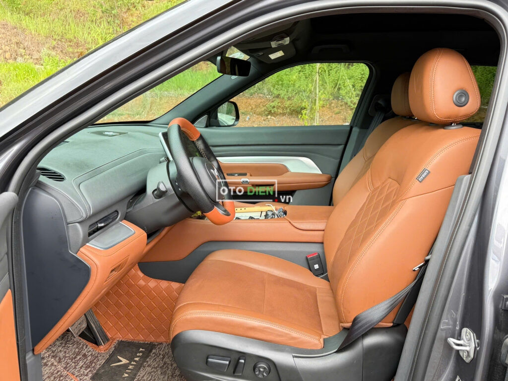 
													VinFast VF9 Plus 2023 thuê pin cũ – 12000 km full														