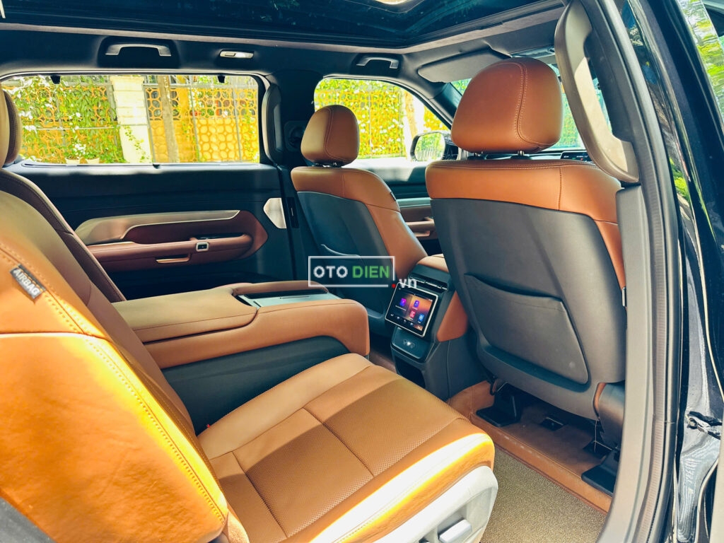 
													VinFast VF9 Plus 2023 thuê pin cũ – 34000 km full														