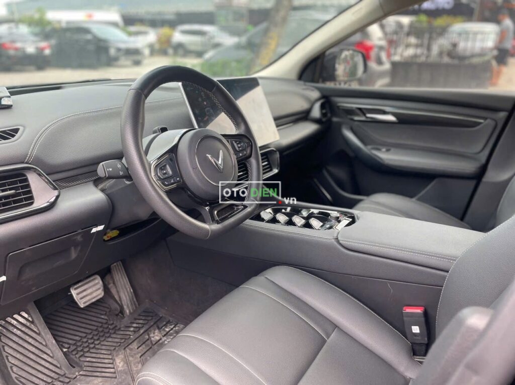 
													VinFast VF8 Eco 2023 cũ – 17000 km full														