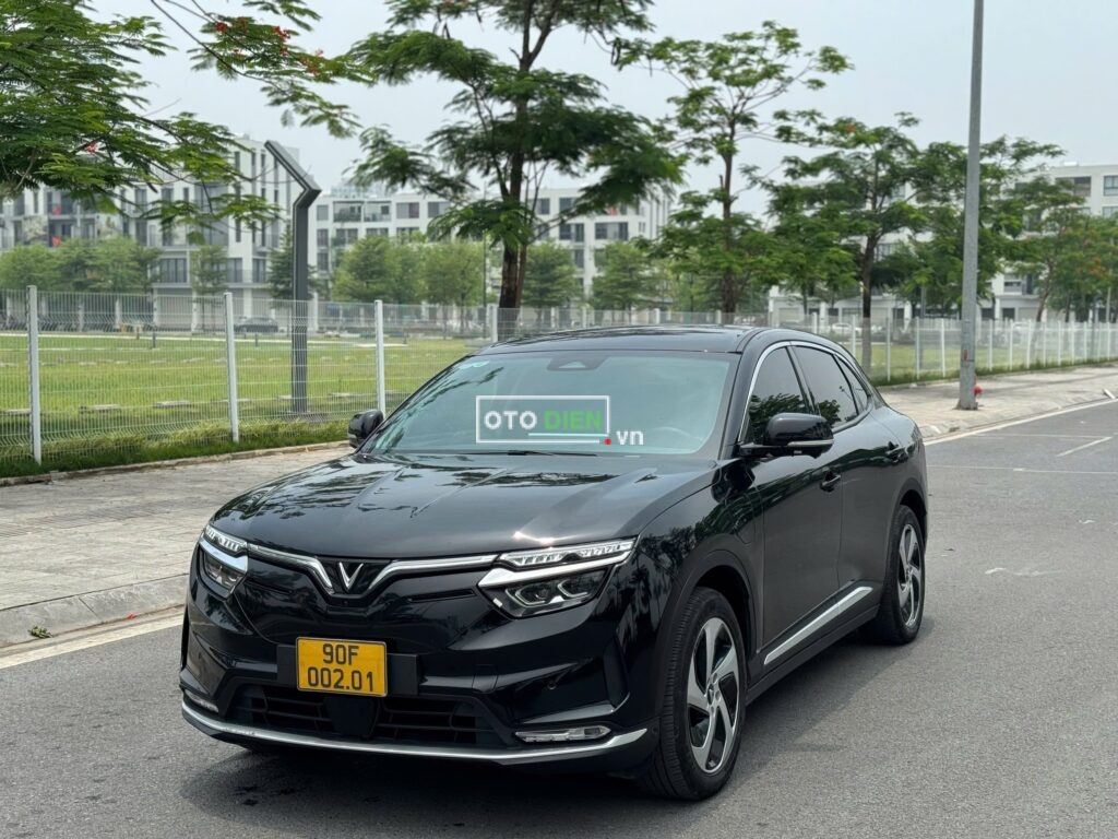 
												VinFast VF8 Eco 2023 odo 30000 km pin catl mua pin full												