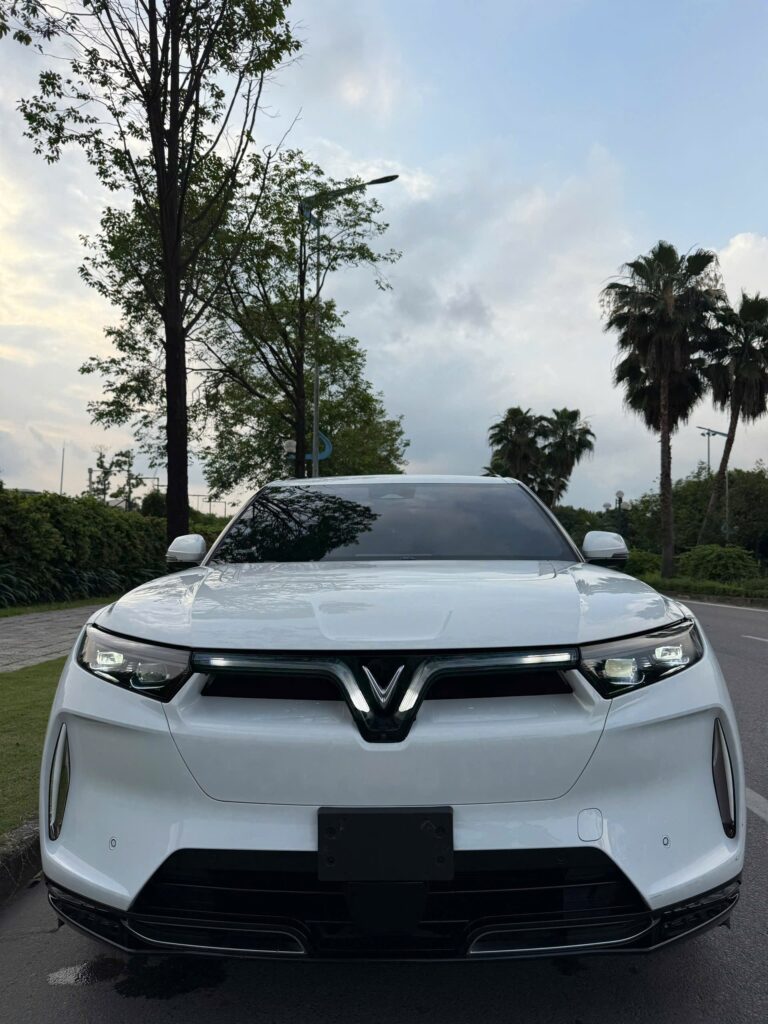 
												VinFast VF9 2023 lướt – 9000 km full												