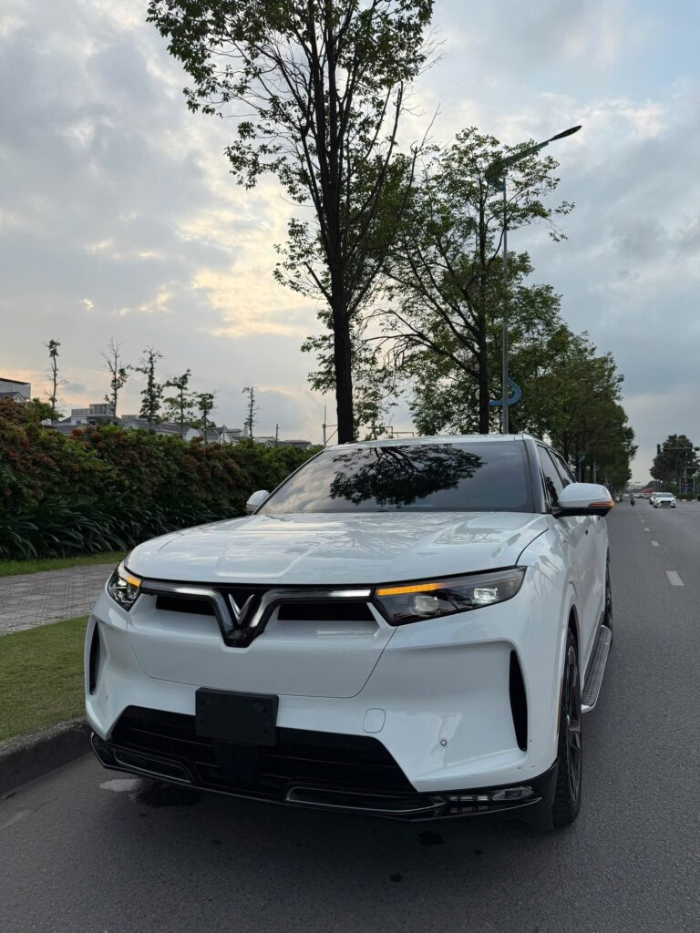 
													VinFast VF9 2023 lướt – 9000 km full														