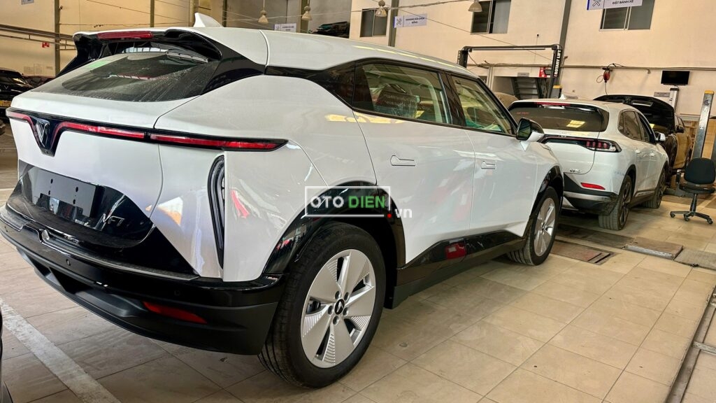 
													VinFast VF7 Eco 2025 mới full														