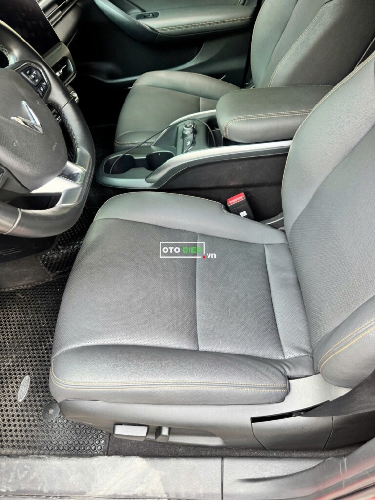 
													VinFast VF6 Plus 2023 mua pin cũ – 30000 km full														