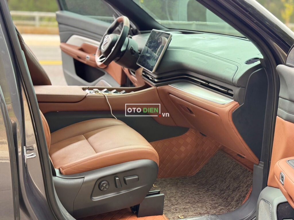 
													VinFast VF9 Plus 2023 thuê pin cũ – 12000 km full														