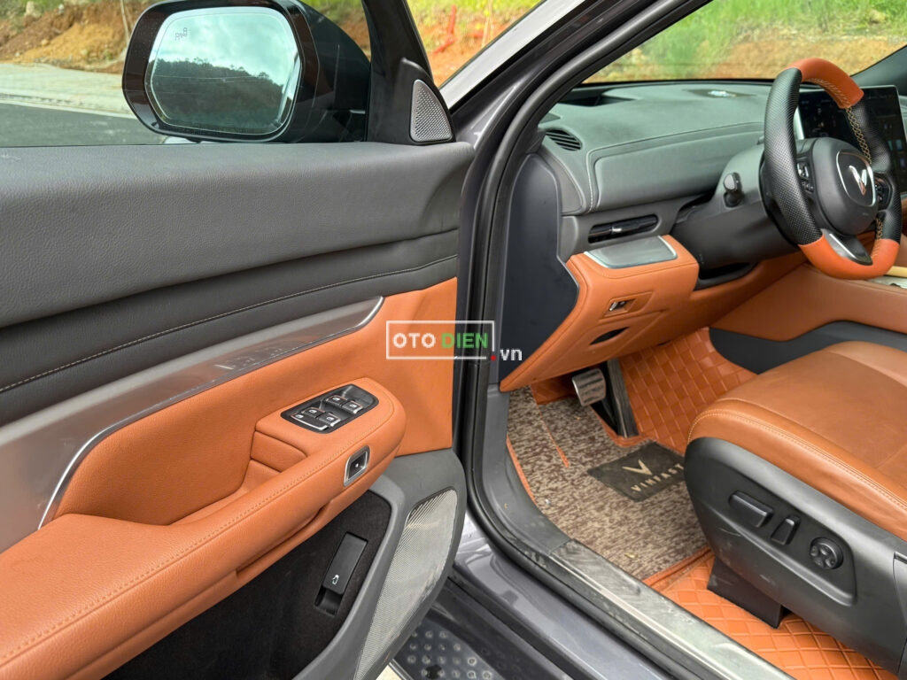 
													VinFast VF9 Plus 2023 thuê pin cũ – 12000 km full														