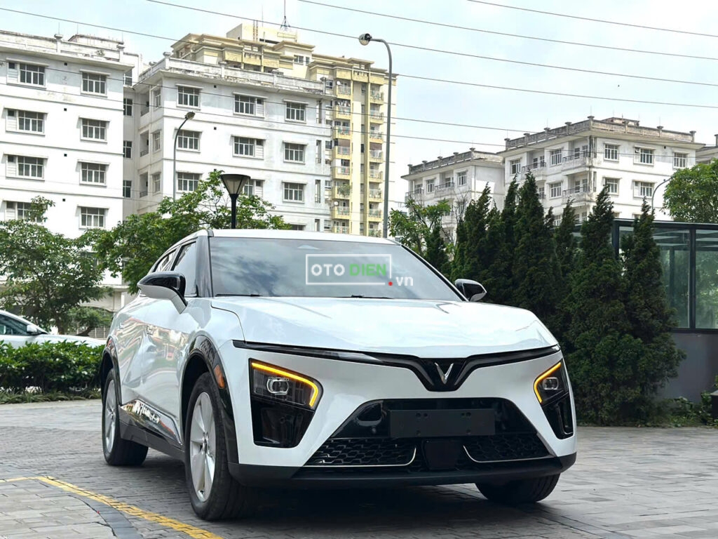 
												VinFast VF7 Eco 2025 mua pin lướt – 7000 km full												