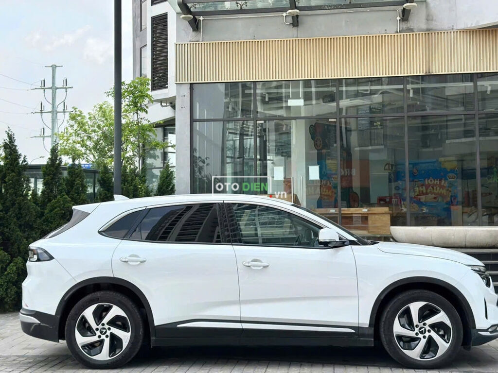 
													VinFast VF8 Eco 2024 mua pin CATL cũ – 30000 km full														