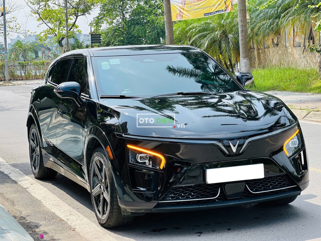 
													VinFast VF7 Plus 2024 mua pin cũ – 17000 km full														