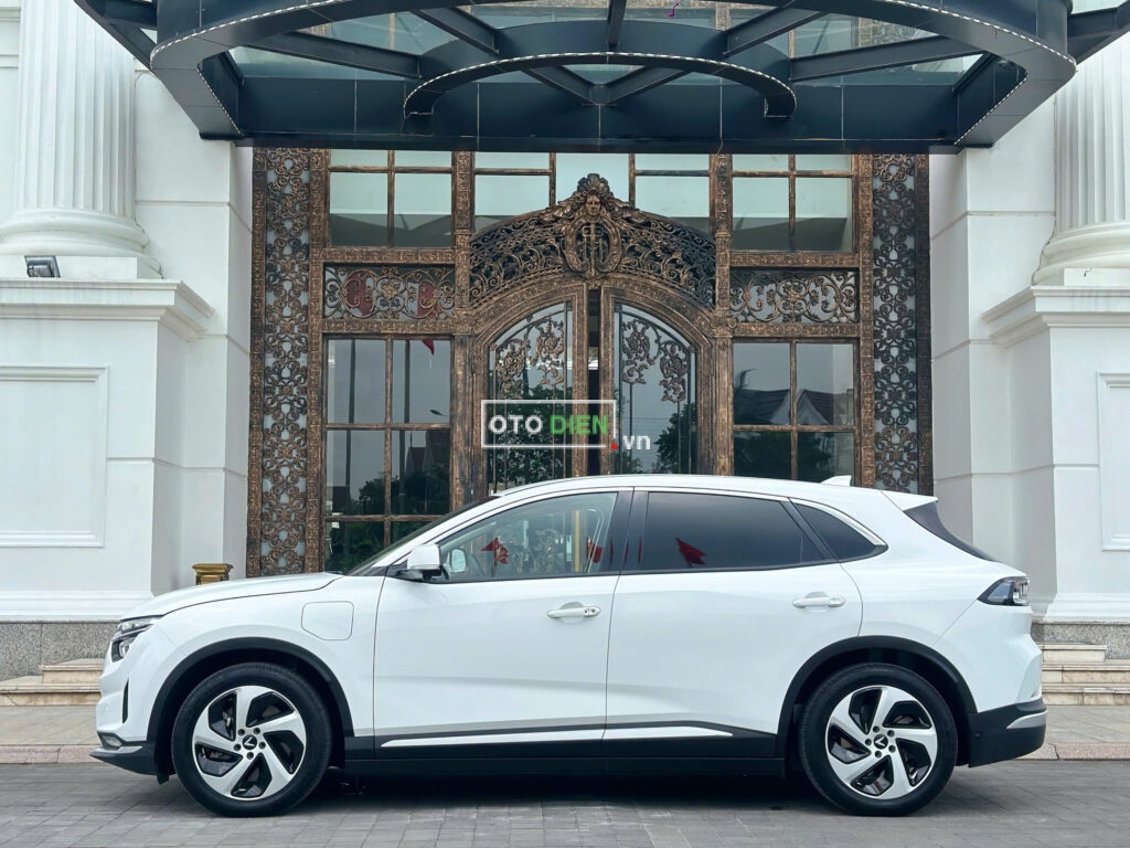 
													VinFast VF8 Eco 2024 mua pin CATL cũ – 19000 km full														