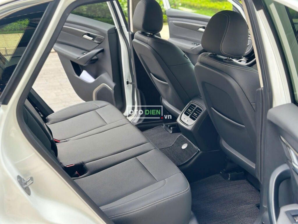 
													VinFast VF8 Eco 2024 mua pin CATL cũ – 19000 km full														