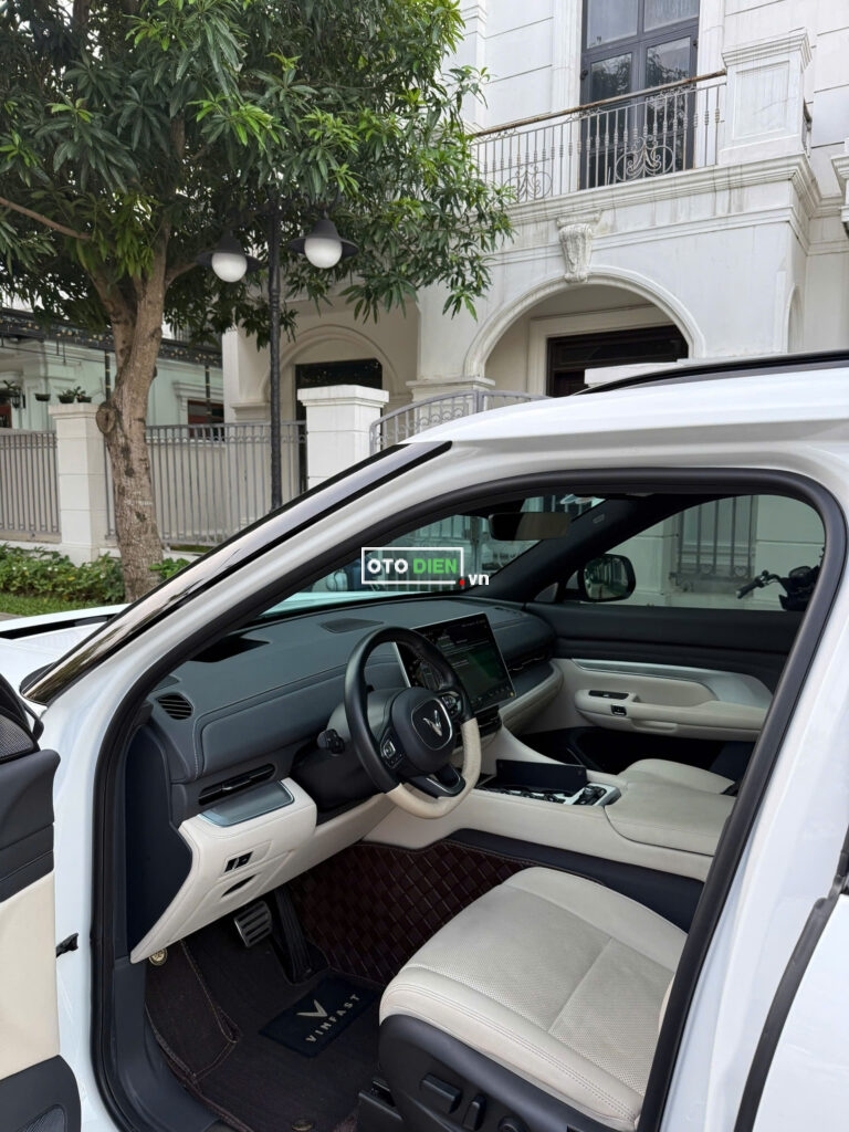 
													VinFast VF9 Plus 2023 cũ – 14000 km full														