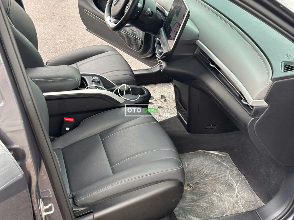 
													VinFast VF6 Eco 2024 mua pin cũ – 29000 km full														