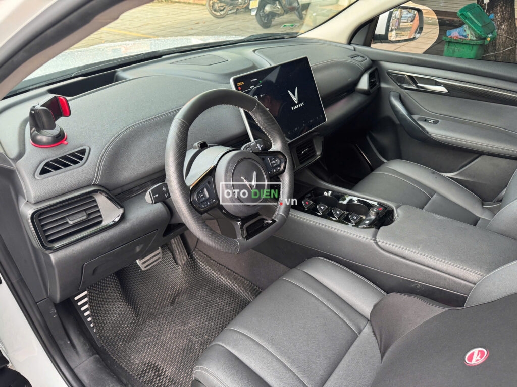 
													VinFast VF8 Eco 2024 cũ – 27000 km full														