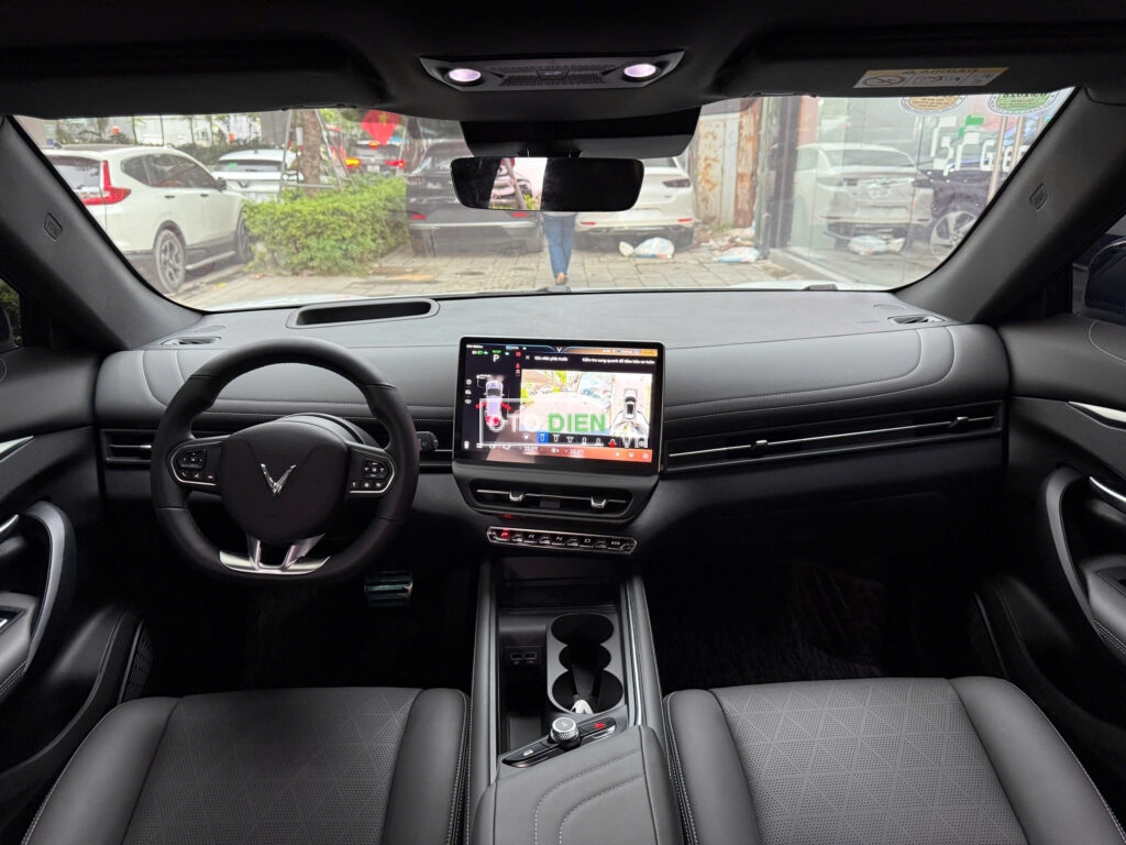
												VinFast VF7 Plus 2025 lướt – 4000 km full												