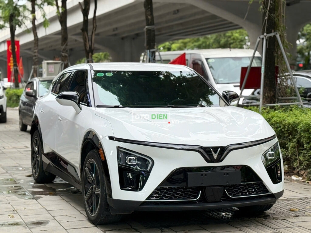 
													VinFast VF7 Plus 2025 lướt – 4000 km full														