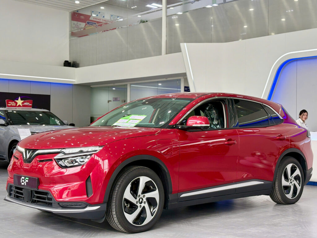 
													VinFast VF8 Eco 2024 – 15 km pin CATL bản cải tiến full														