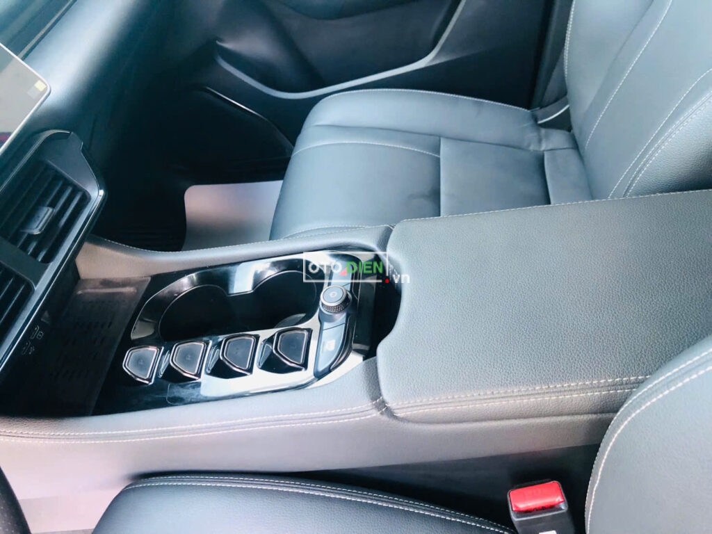 
													VinFast VF8 Eco 2023 cũ – 42000 km full														